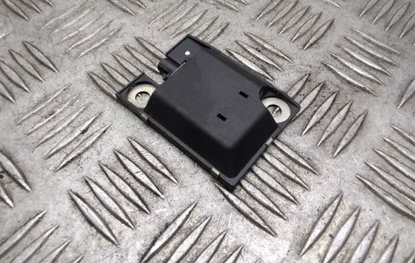 Mercedes-Benz S W220 Aerial antenna amplifier A2118203375