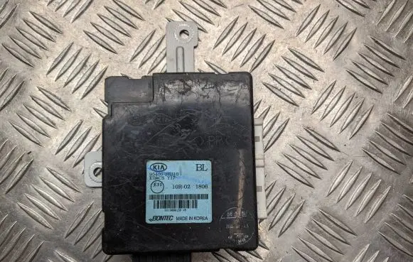 KIA Sorento Door central lock control unit/module 954003E310 10R021806 S319000139
