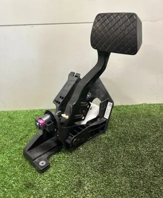 Porsche Macan (95B) Brake pedal 95B723031