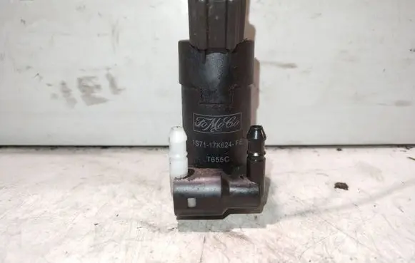 Ford Mondeo MK IV Windscreen/windshield washer pump 1S7117K624FE