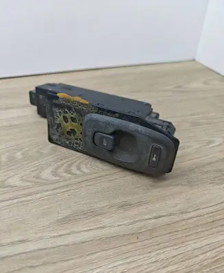 Volvo V70 Electric window control switch 9452941 CCW08E
