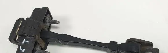 Renault Twingo III Rear door check strap stopper 824303708R