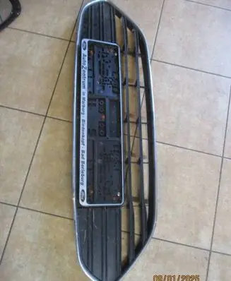 Ford B-MAX Front bumper upper radiator grill AV1117B968B