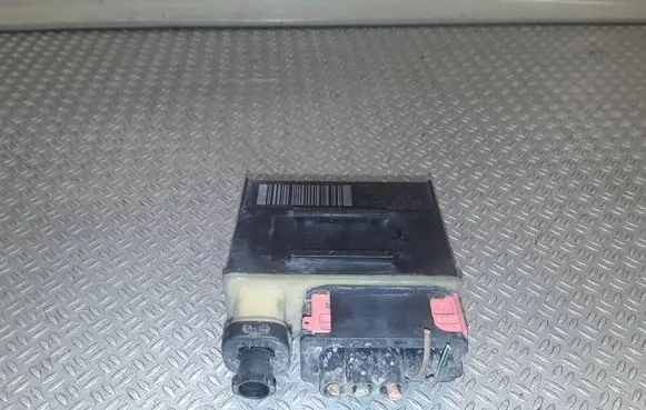 Citroen C3 Picasso Coolant fan relay 018010951 9652021180