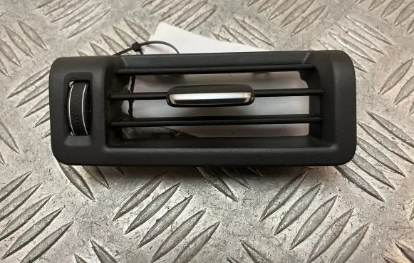 Volvo XC90 Front door wind deflector 