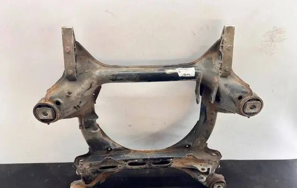 Audi Q7 4L Front subframe 7L0499311C