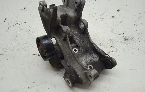 Peugeot 807 Engine mounting bracket 9643834880
