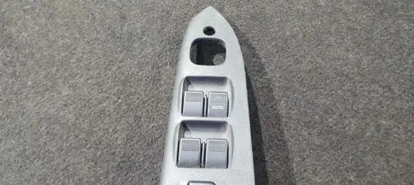 Mazda 626 Electric window control switch C8HD92