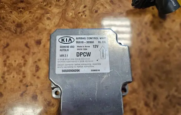 KIA Sorento Airbag control unit/module 959103E060 56S0090609K 5WY67056