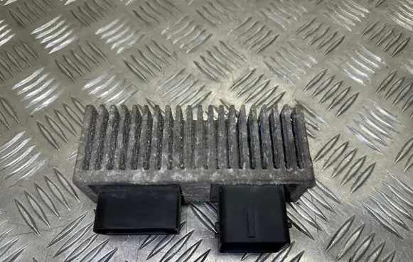 Renault Megane III Glow plug pre-heat relay 8200558438A