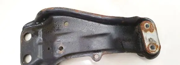 Subaru Outback Engine mounting bracket