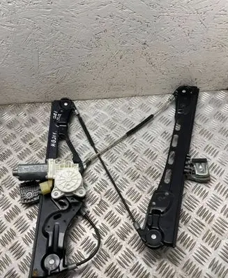 Mercedes-Benz E W211 Front door window regulator with motor A2117200246