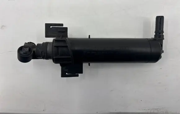 Audi A5 8T 8F Headlight washer spray nozzle 8T0955101D