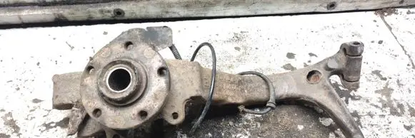 Front wheel hub