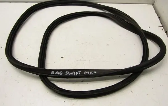 Suzuki Swift III Trunk rubber seal (body) 
