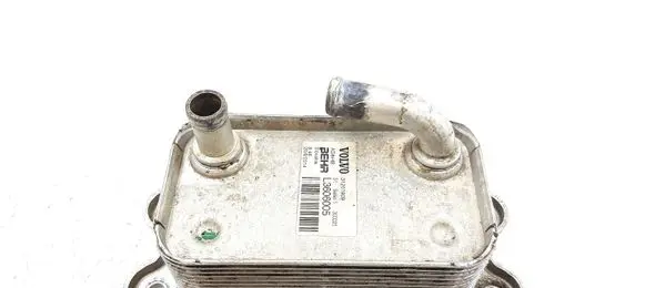 Volvo V70 Engine oil radiator 31201909