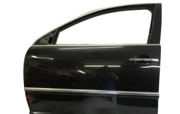Volkswagen Phaeton Front door