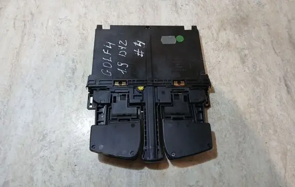Volkswagen Golf IV Cup holder 1J0858601