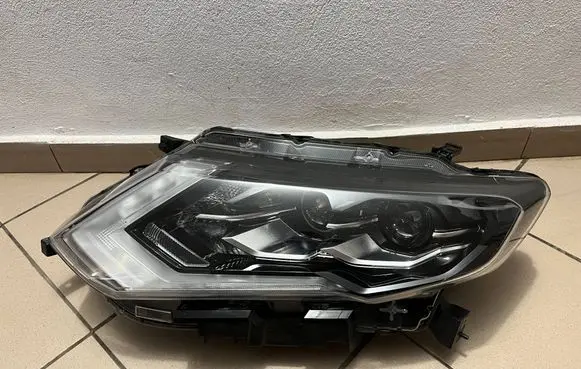 Nissan X-Trail T32 Headlight/headlamp XTRAIL.T32.LIFT