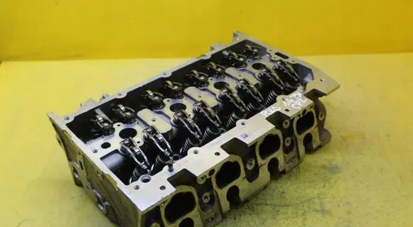 Volkswagen Golf VII Engine head 04E103404M