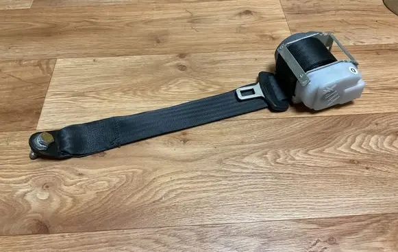 Alfa Romeo 147 Rear seatbelt 049104 M3087