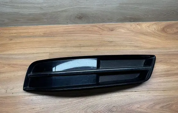 Audi A3 S3 8P Front fog light trim/grill 8P0807681T