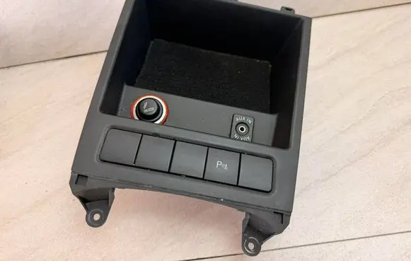 Volkswagen Jetta VI Glove box central console 5C7857925