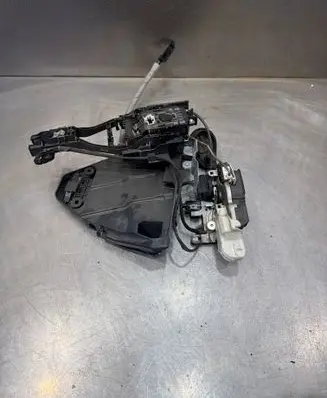 Volvo V40 Front door lock 31391824 933379103 130515A