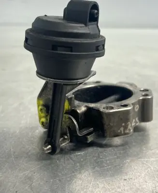 Volvo XC70 EGR valve 880185E