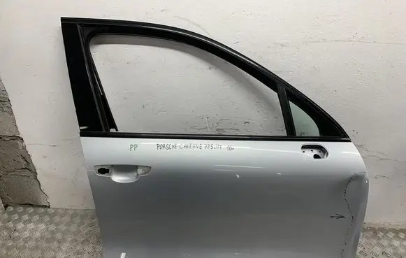 Porsche Cayenne (92A) Front door 7P0831312B