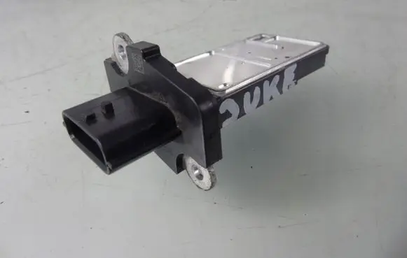 Nissan Juke I F15 Mass air flow meter 226807S00B