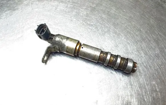 Opel Vectra C Camshaft vanos timing valve 12588943