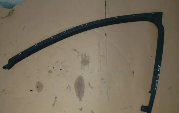 Ford Kuga II Front door glass trim molding
