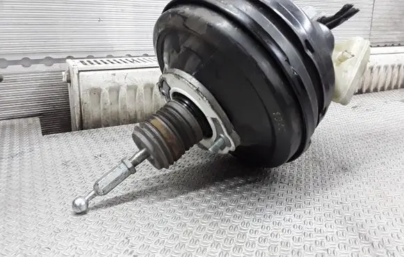 Audi A6 S6 C5 4B Brake booster