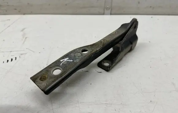 Volkswagen Polo V 6R Engine bonnet/hood hinges 6R0823301A