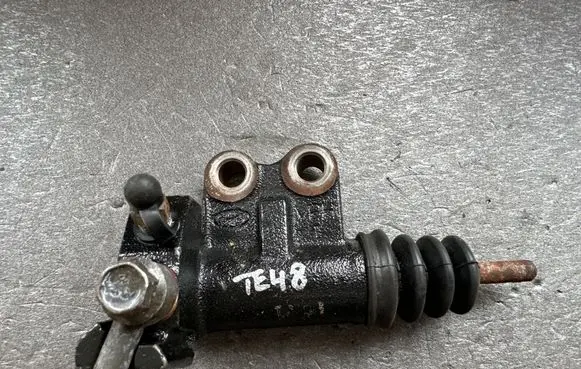 Hyundai Terracan Clutch slave cylinder 41710H1070