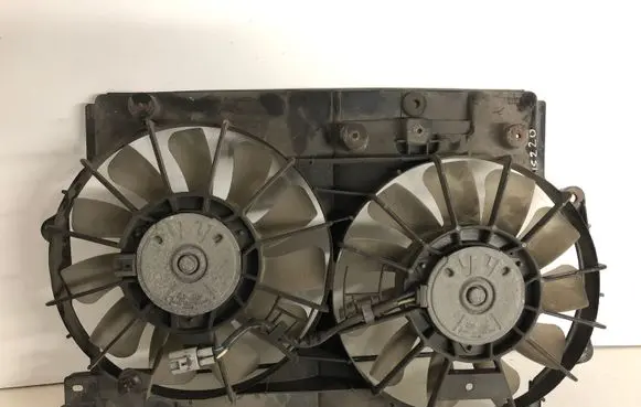 Lexus IS 220D-250-350 Radiator cooling fan shroud