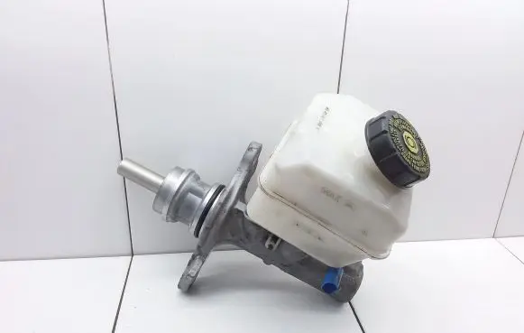 Mercedes-Benz Sprinter W906 Master brake cylinder A0024315202