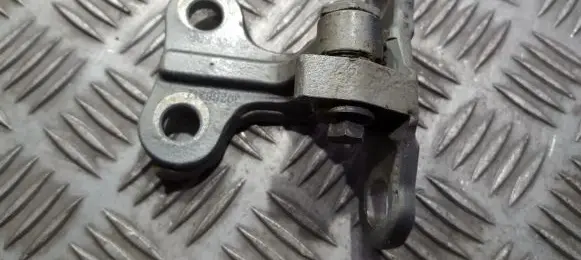 Volvo V50 Rear door lower hinge