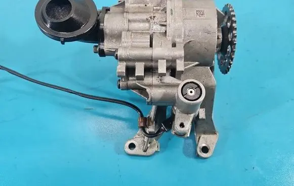 Land Rover Evoque I Oil pump G4D36L079F IMPRK1557007