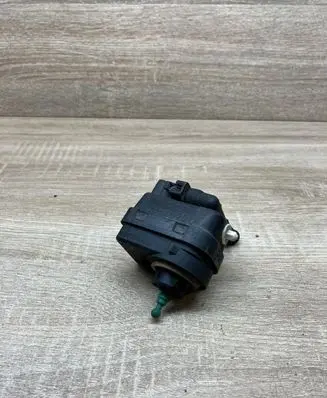 Renault Laguna II Headlight level adjustment motor 7700840141
