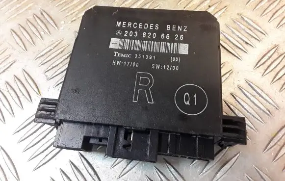 Mercedes-Benz C W203 Door control unit/module 2038206626 A2038206626