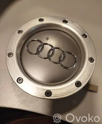 Volkswagen PASSAT B5 R14 wheel hub/cap/trim 8D0601165K1H7