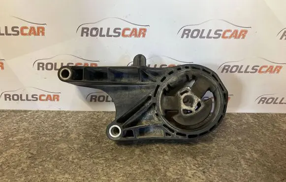 Opel Insignia A Engine mount bracket 2300102 13227762