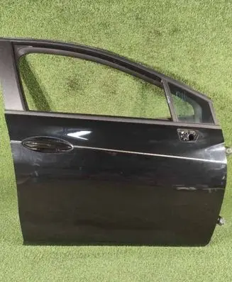 Chevrolet Cruze II Front door