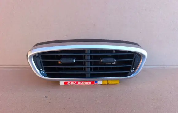 Fiat 500X Dash center air vent grill 735572564