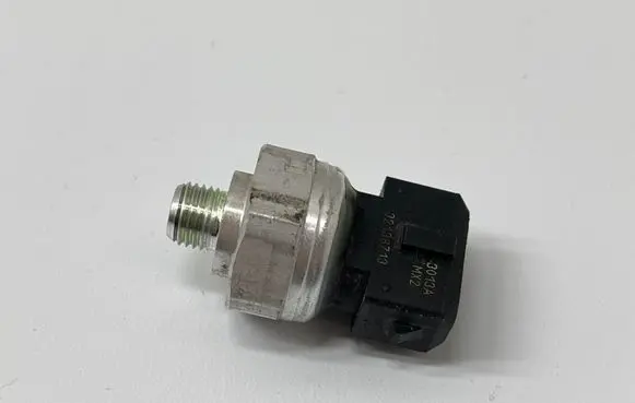 Volvo S60 Air conditioning (A/C) pressure sensor 32138713