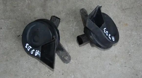 Audi A8 S8 D3 4E Horn signal 4E0951221B