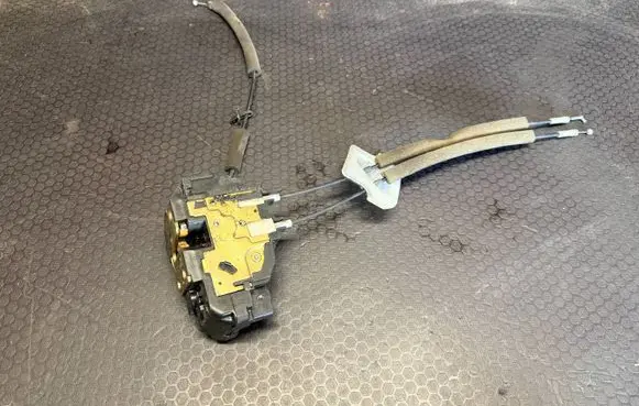 Infiniti FX Front door lock