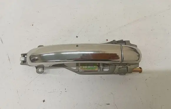 Volkswagen Touareg I Rear door exterior handle 7L0837885